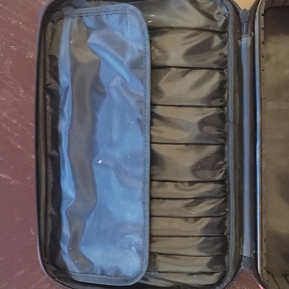Travel Cosmetic case - Picture 8 of 15